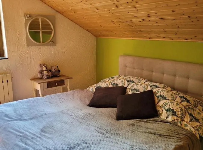 Au Chant Des Oiseaux Apartment *